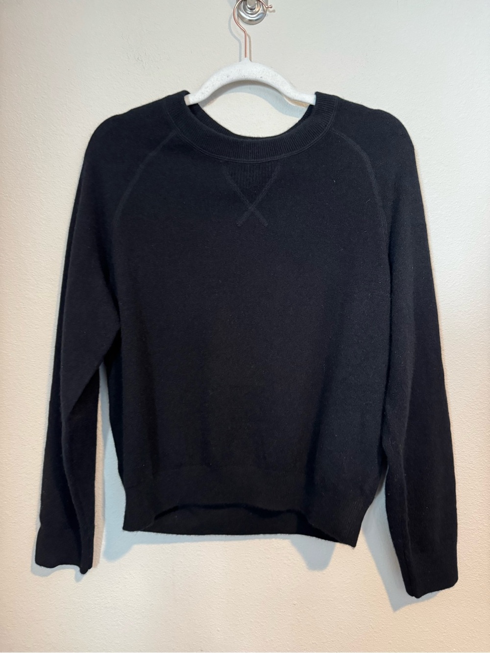 Quince Mongolian Shrunken Cashmere Sweatshirt Black - Picture 4 of 10